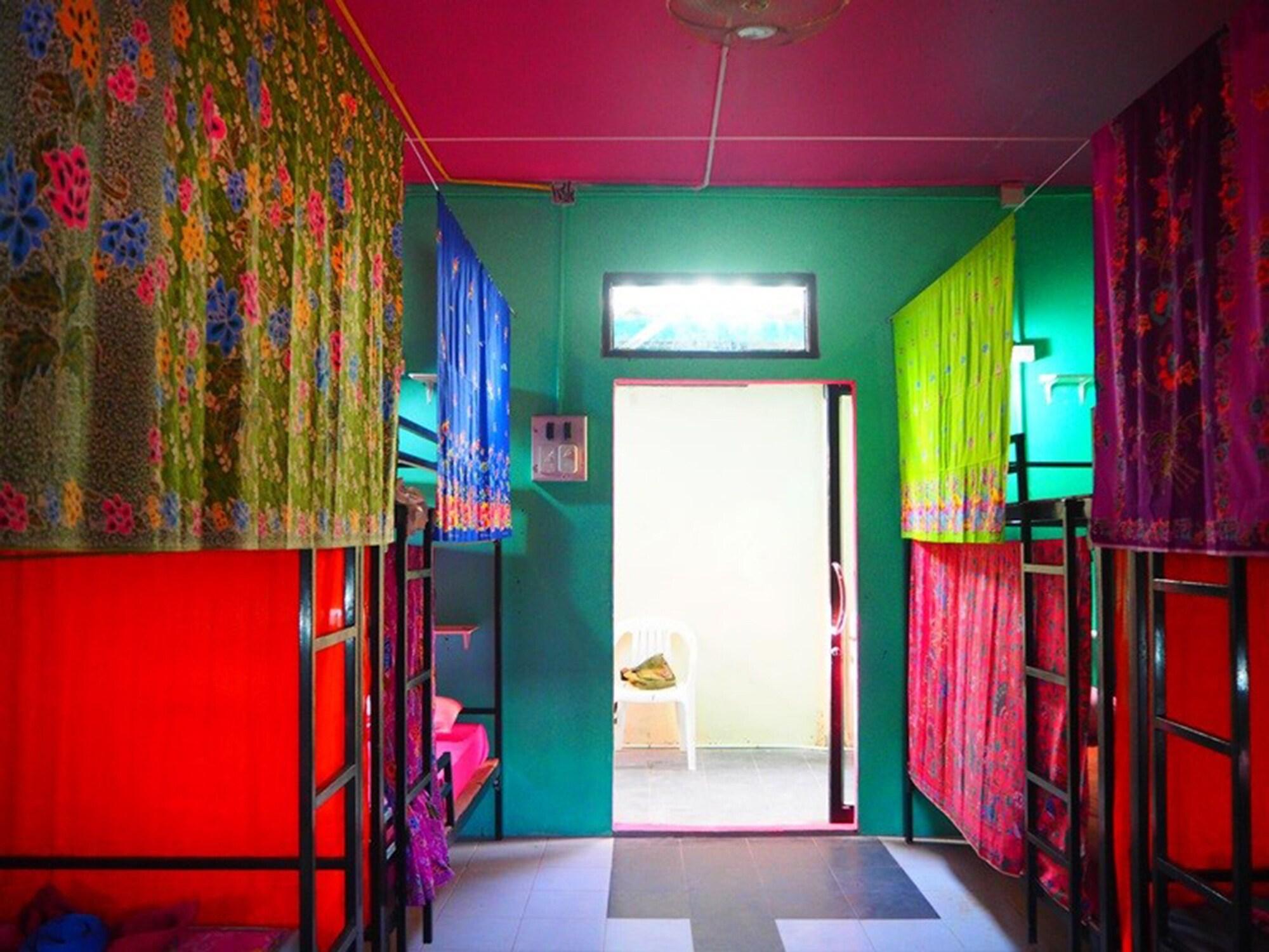 Cha-Ba Bungalow & Art Gallery Ko Lanta エクステリア 写真