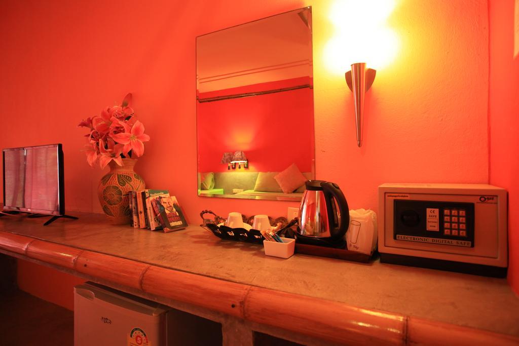 Cha-Ba Bungalow & Art Gallery Ko Lanta エクステリア 写真